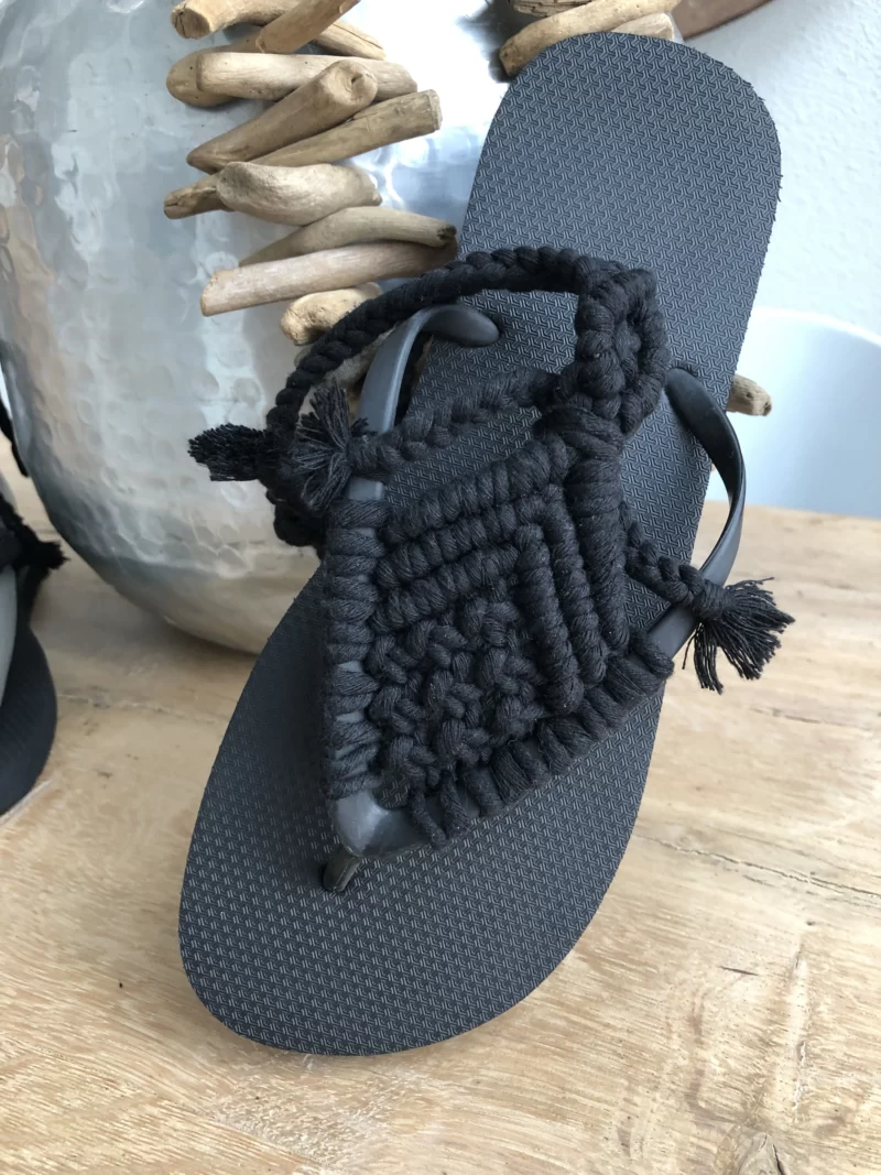 Macramé DIY Kit - Boho Flip Flops Black